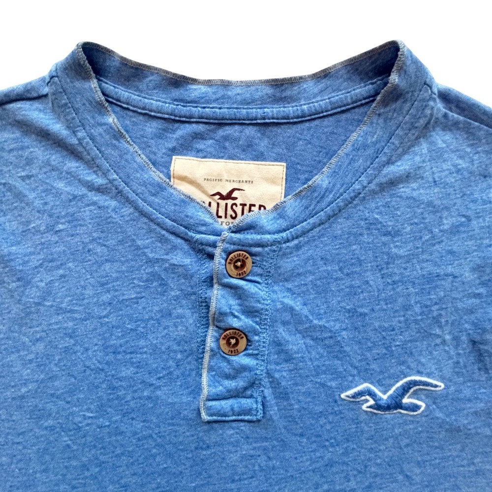 Hollister Henley Y2K T-Shirt Men's M Blue Heathered Short Sleeve Logo Surf